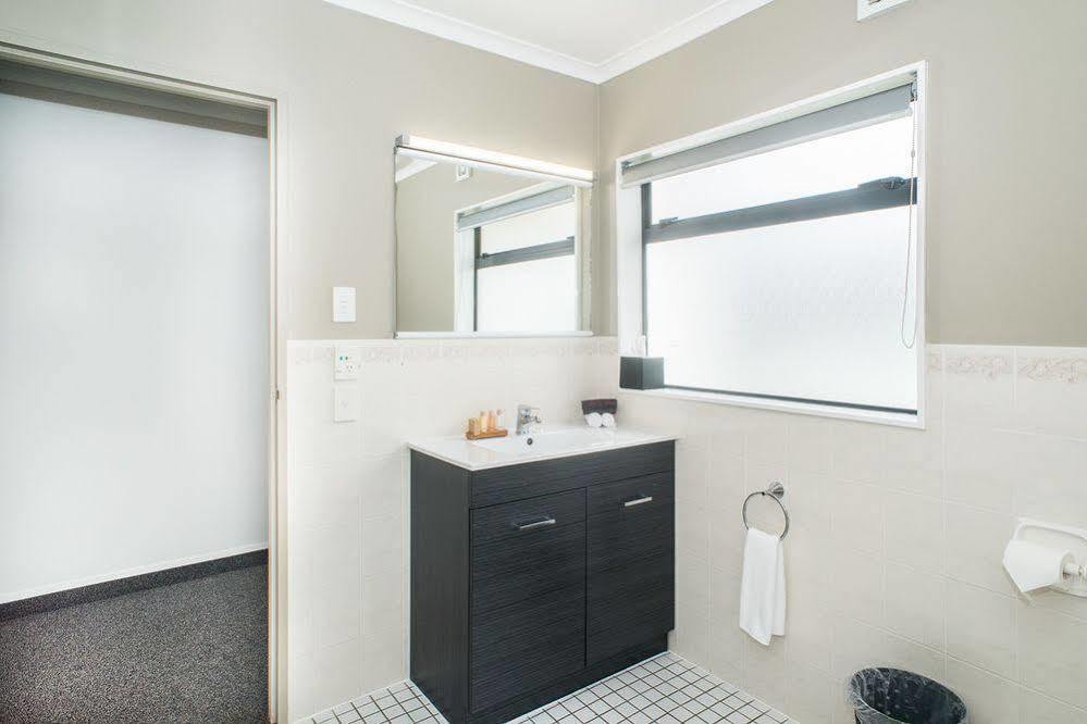 White Heron Motor Lodge Gisborne Extérieur photo